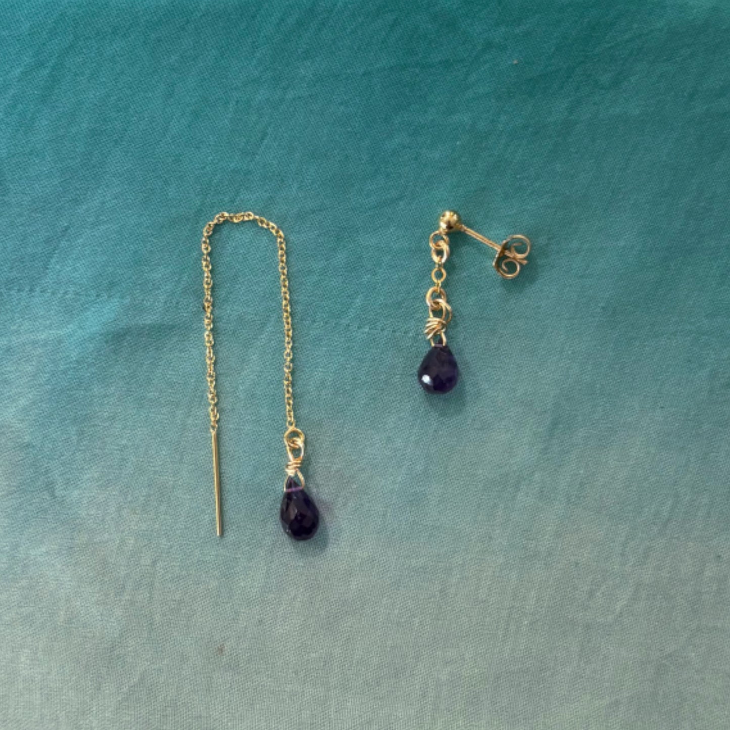 Paire de boucles d'oreilles en Laiton Goldfiled goutte en amethyste