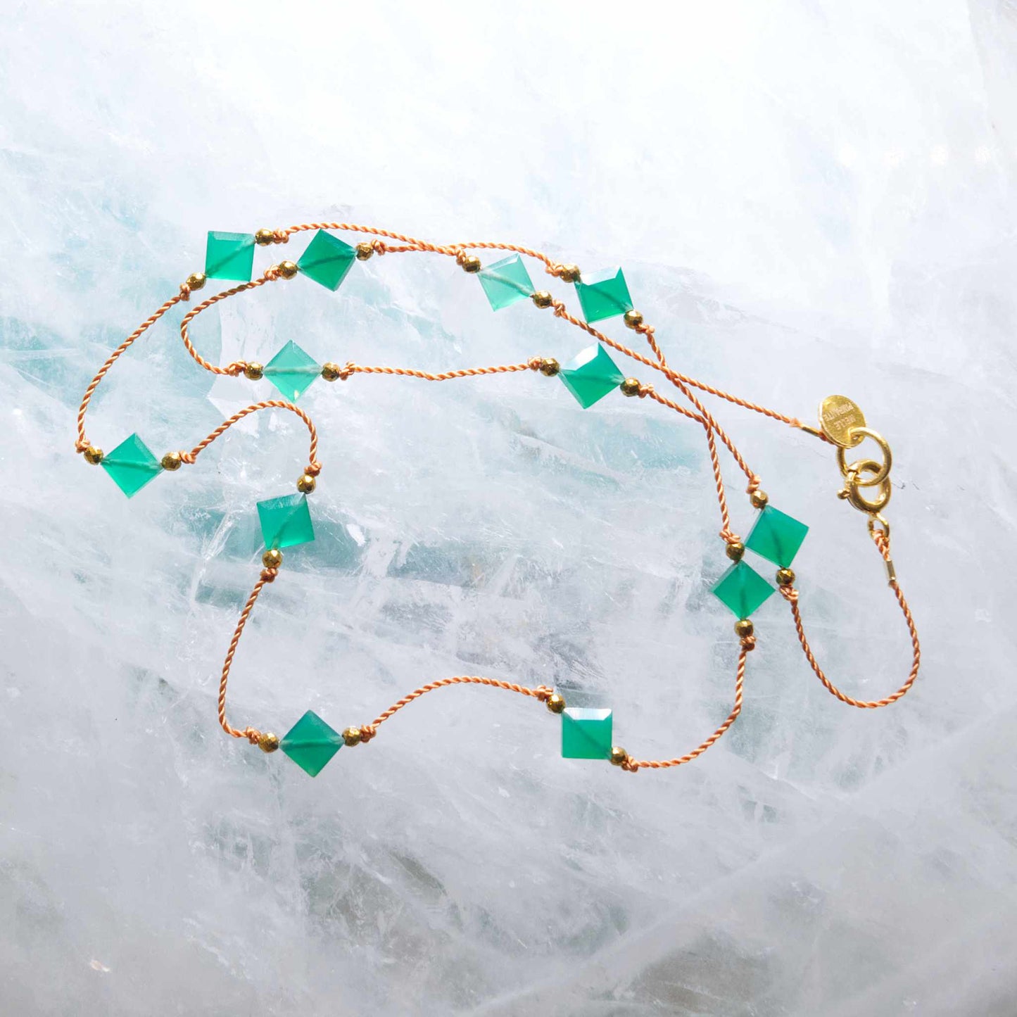 Collier en Nylon et Losanges en Onyx vertes