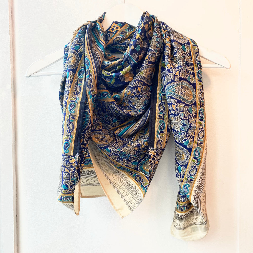 Grand Foulard
