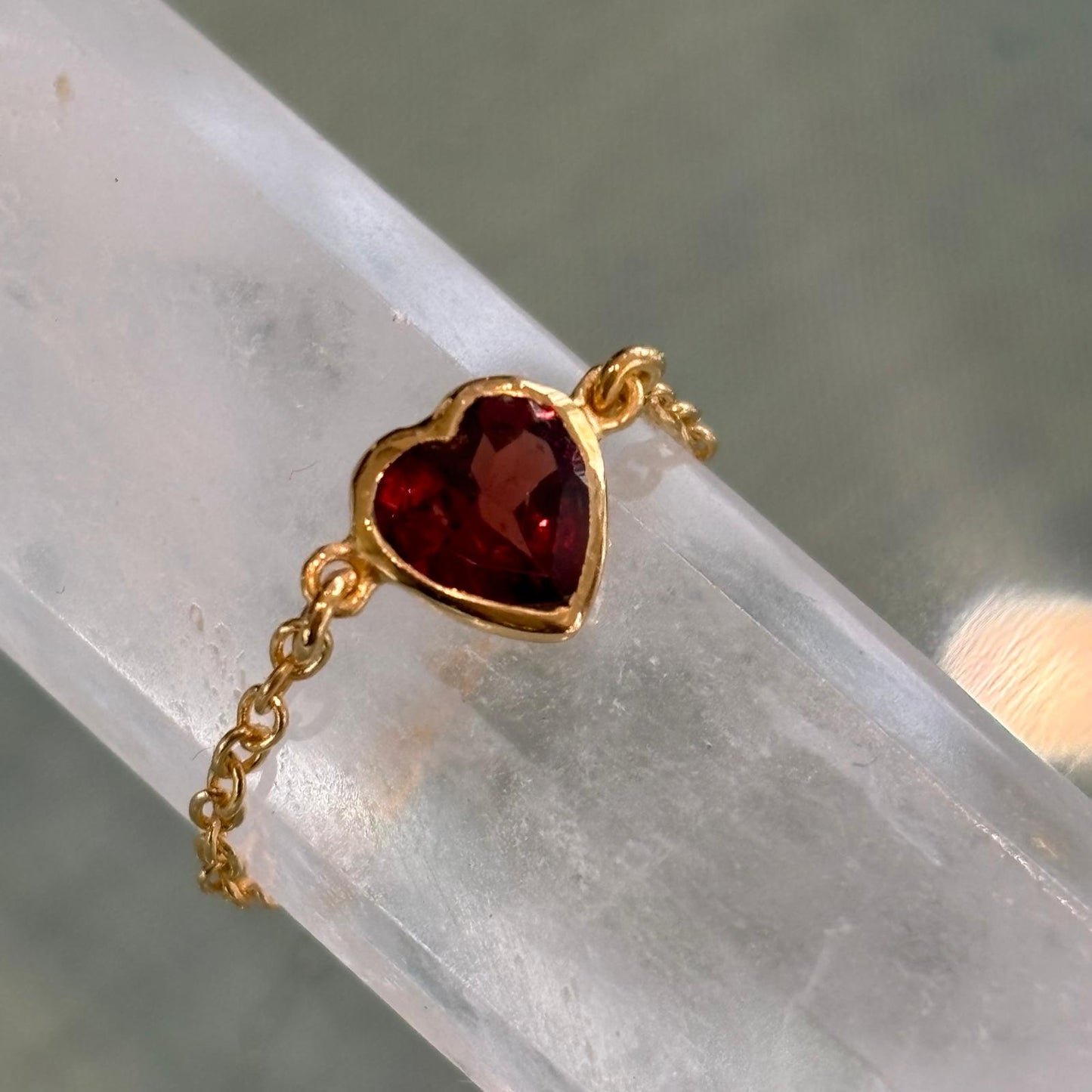 Bague Chaine LOVE Grenat