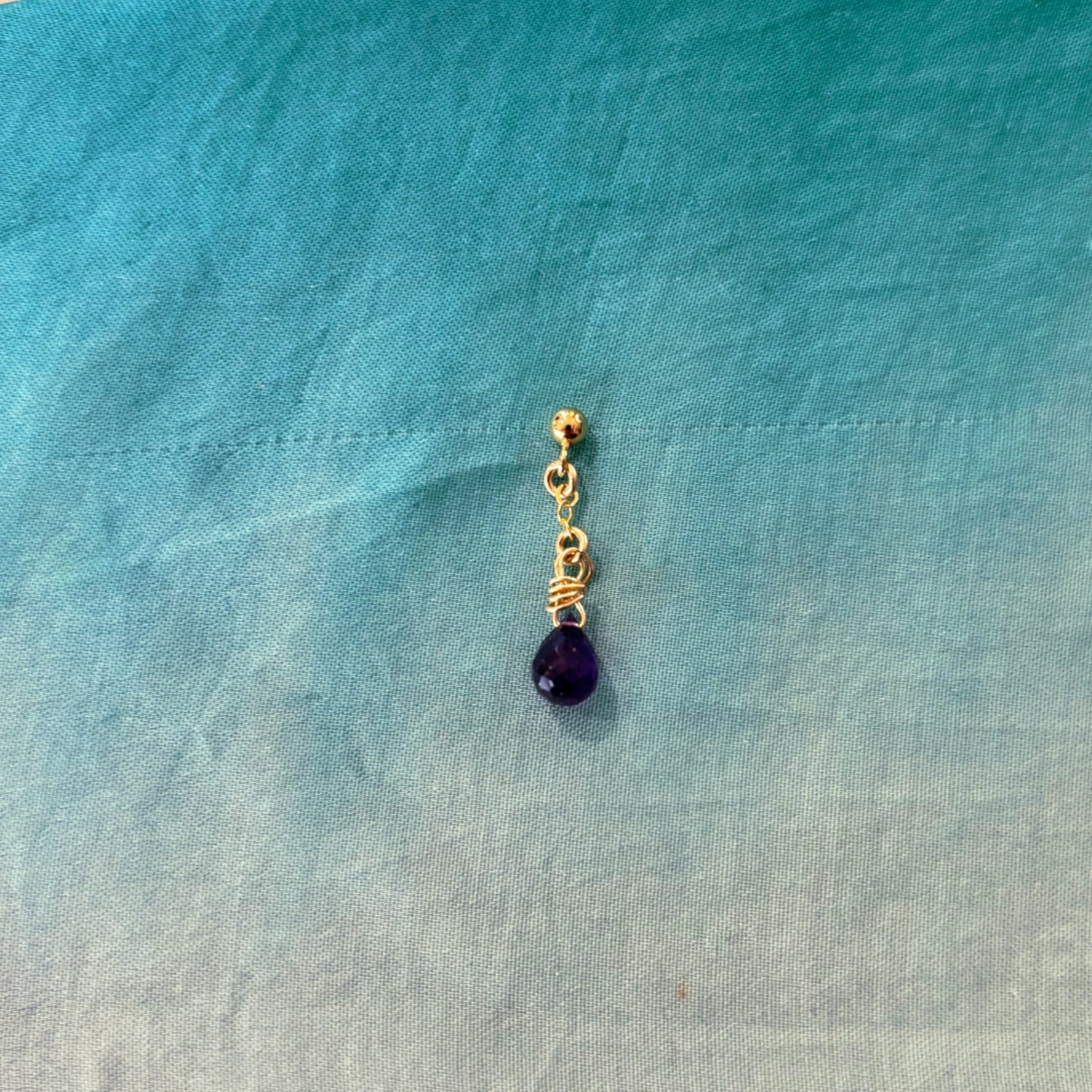 Boucle d'oreille en Laiton Goldfilled avec goutte en Amethyste