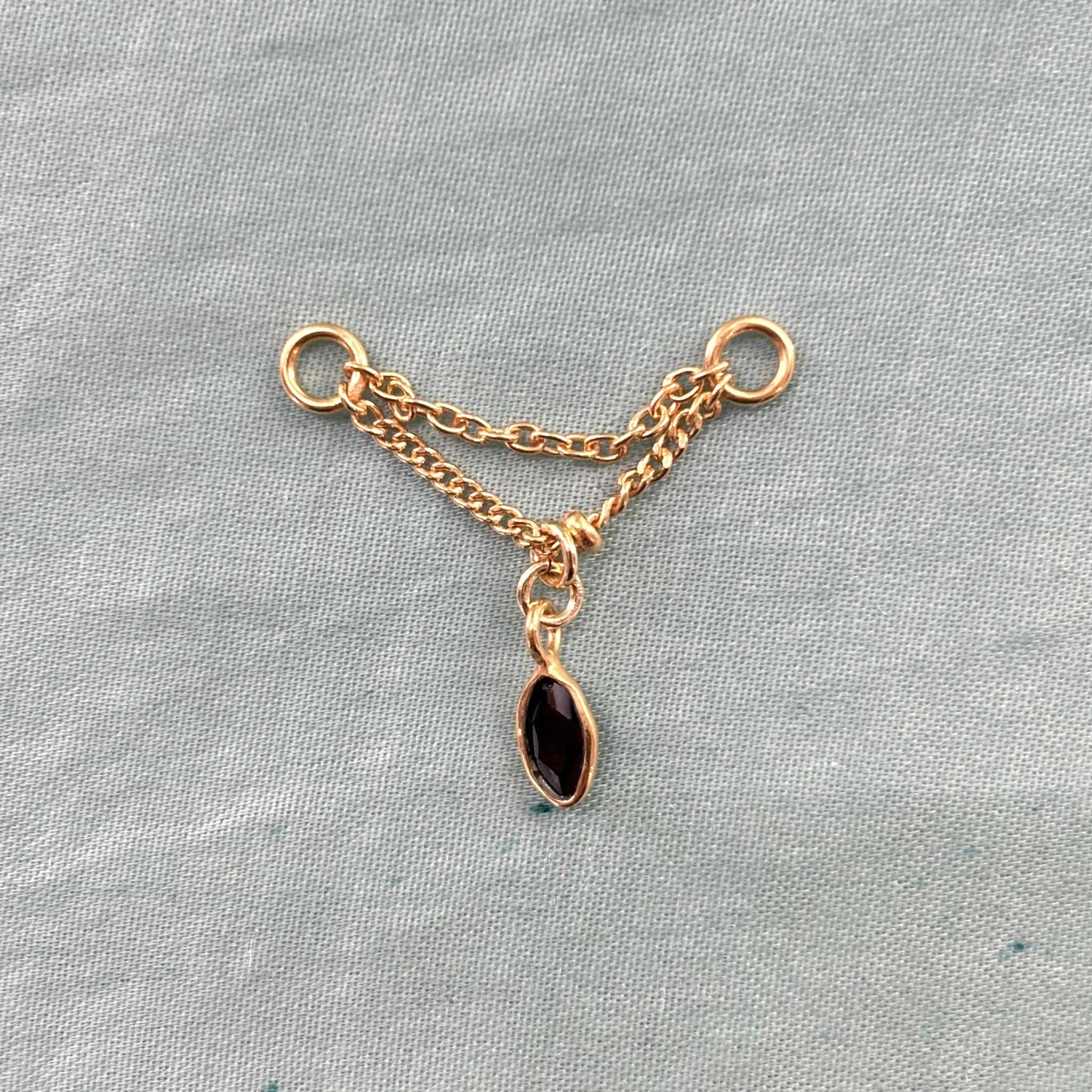 Petite Chaine d'oreille double avec Drop en Spinelle noire