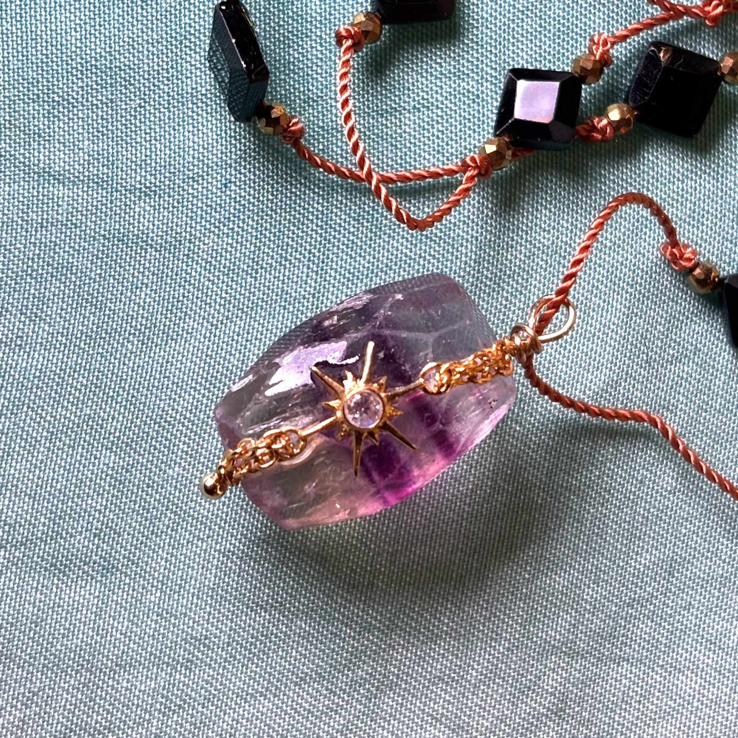 Collier long Losange en Spinelle noire et FLUORITE BRUTE