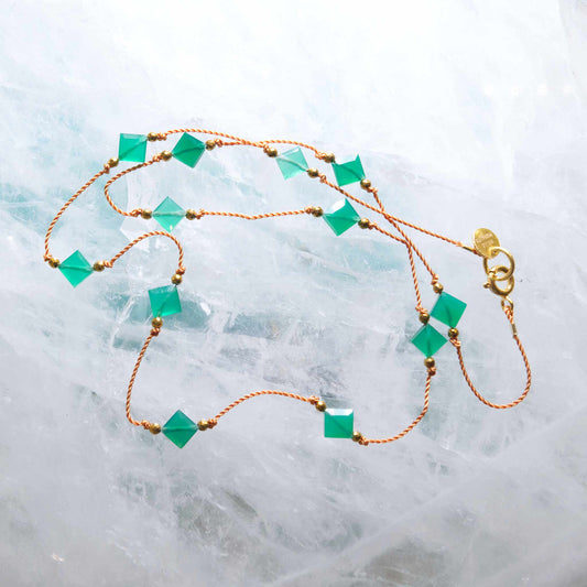 Collier en Nylon et Losanges en Onyx vertes